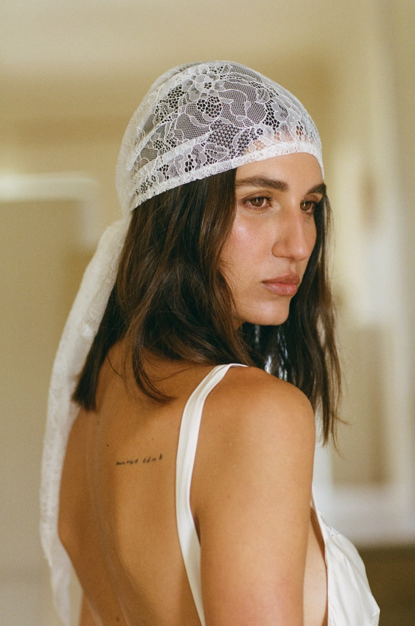JULIETTE LACE SCARF